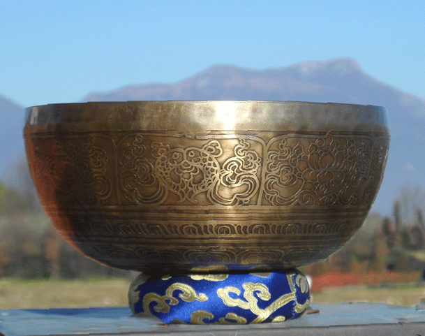 campana tibetana lavorata a mano