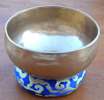 campane tibetane su cuscino
